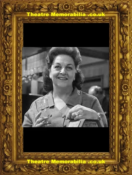  Betty Driver Coronation Street – Bet Turpin Signed Autograph - Theatre Memorabilia - Theatre Programmes Theatre Memorabilia - Theatre Programmes