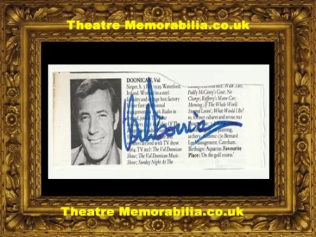  Val Doonican Autograph Signed Picture - Singer Theatre Memorabilia - Theatre Programmes