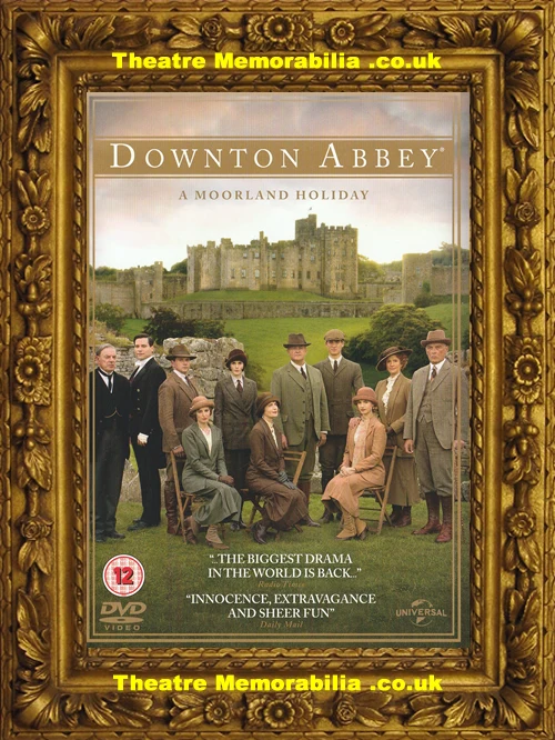 Downton Abbey DVD sleeve signed by Hugh Bonneville - image 2