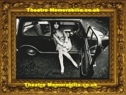 Jean Shrimpton signed photo