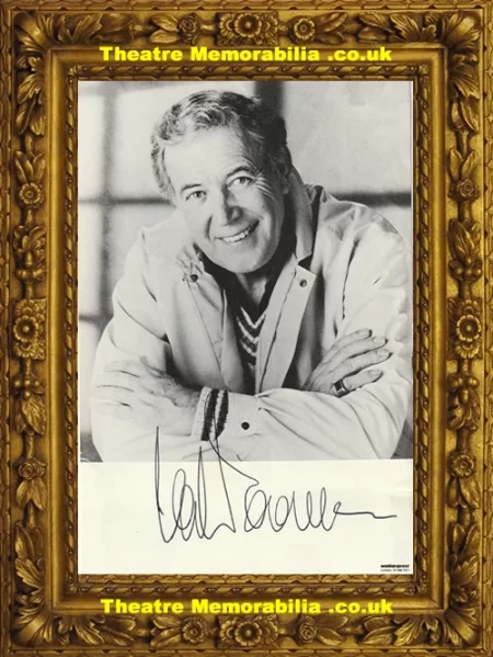  Val Doonican Autograph Signed Picture – Singer - Theatre Memorabilia - Theatre Programmes Theatre Memorabilia - Theatre Programmes