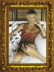 Nell McAndrew Autograph Signed Picture Card - Theatre Memorabilia - Theatre Programmes Theatre Memorabilia - Theatre Programmes