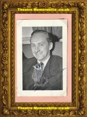 Hughie Green Autograph Signed Picture – Opportunity Knocks - Theatre Memorabilia - Theatre Programmes Theatre Memorabilia - Theatre Programmes