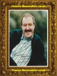 Gorden Kaye Autograph Signed Picture Allo Allo