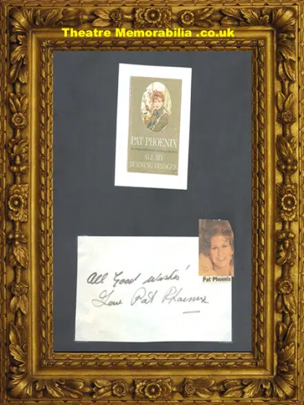Pat Phoenix Autograph Signed Picture Coronation Street