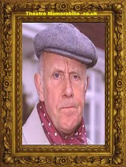 Richard Wilson Autograph Signed – Victor Meldrew