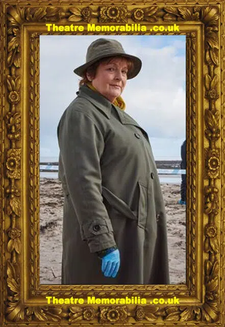 Brenda Blethyn Autograph Signed Birthday Card – Vera Actress