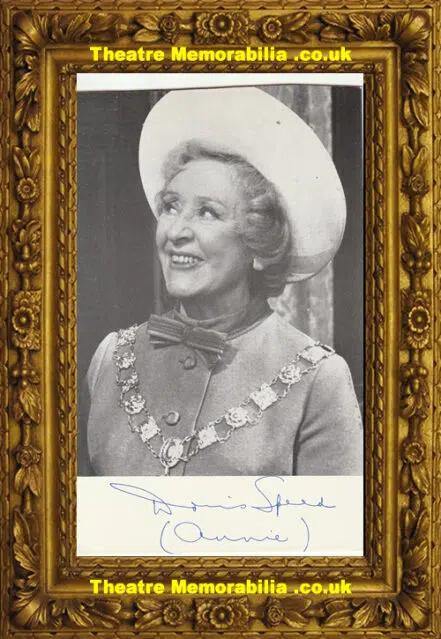 Doris Speed Autograph Signed Picture Annie Walker Coronation St