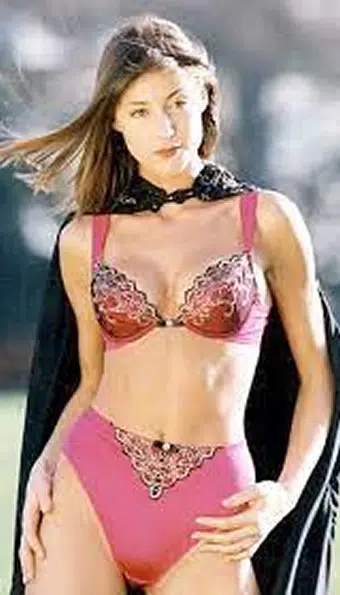 Lisa Snowden British Model Autograph Signed Card