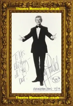Roy Hudd Signed Autograph + Picture – Singer 1973