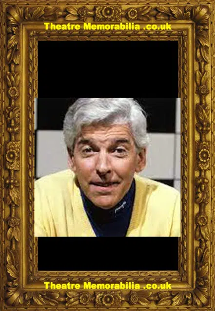 Tom O’Connor Autograph Signed Card British Comedian TV Presenter